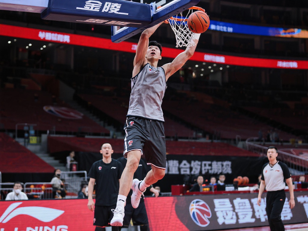 正值赛季中 正值赛季中